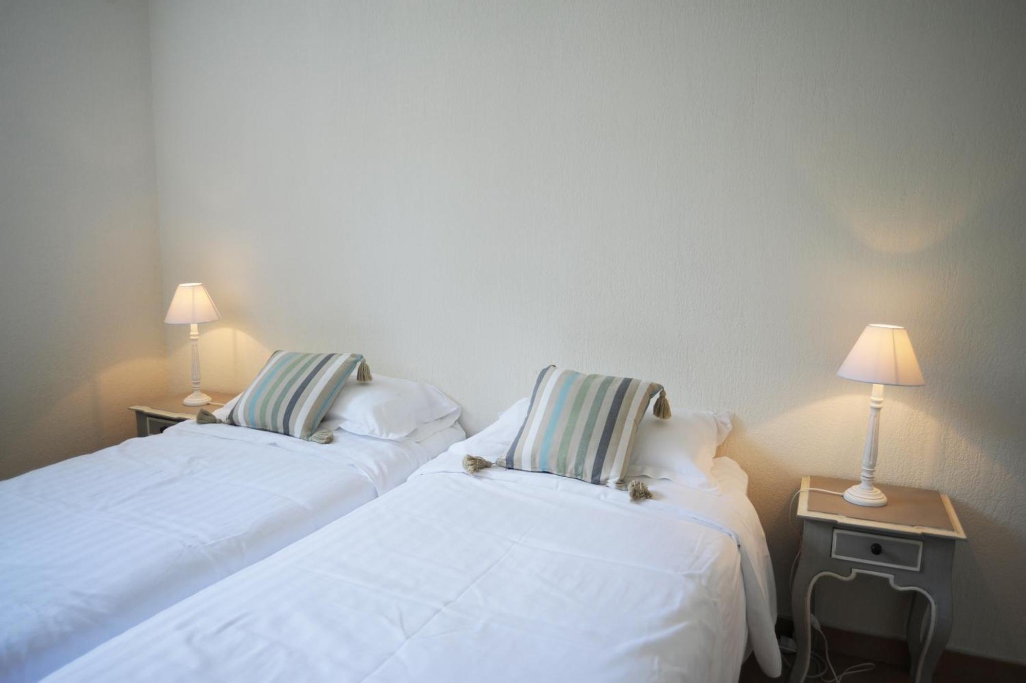 Les Villas Du Domaine De Suzel Vignieu Exteriér fotografie